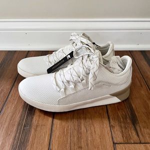 NEW Sorel Out ‘n About Sneakers Size 9